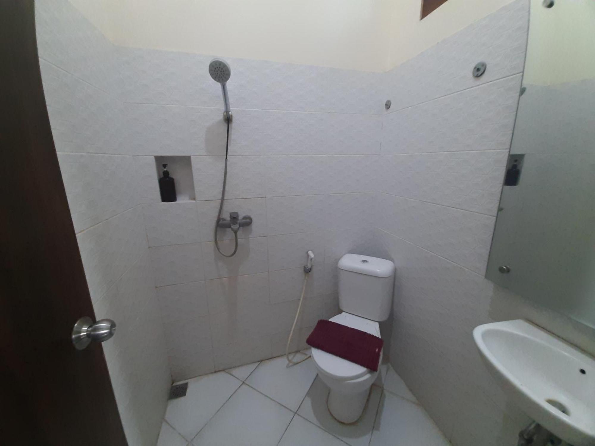 Urbanview Alfiya Hotel Lampung Бандар-Лампунг Экстерьер фото