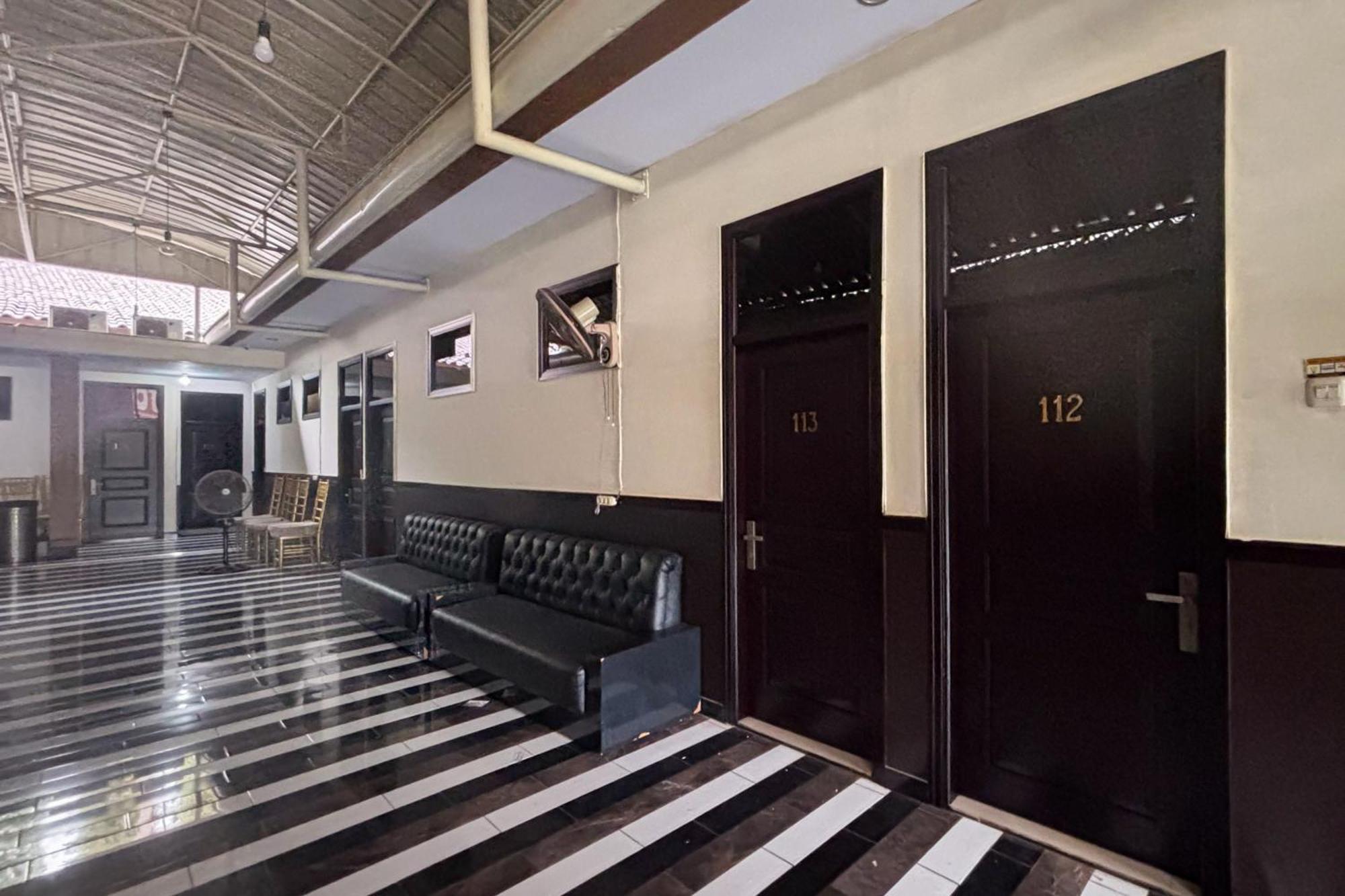 Urbanview Alfiya Hotel Lampung Бандар-Лампунг Экстерьер фото