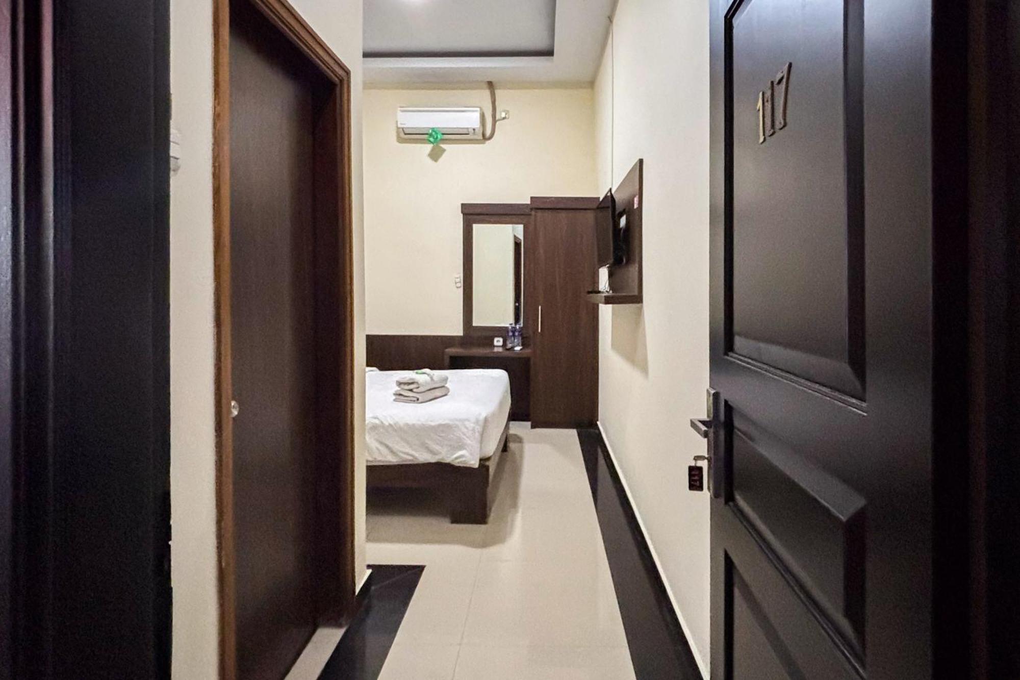 Urbanview Alfiya Hotel Lampung Бандар-Лампунг Экстерьер фото
