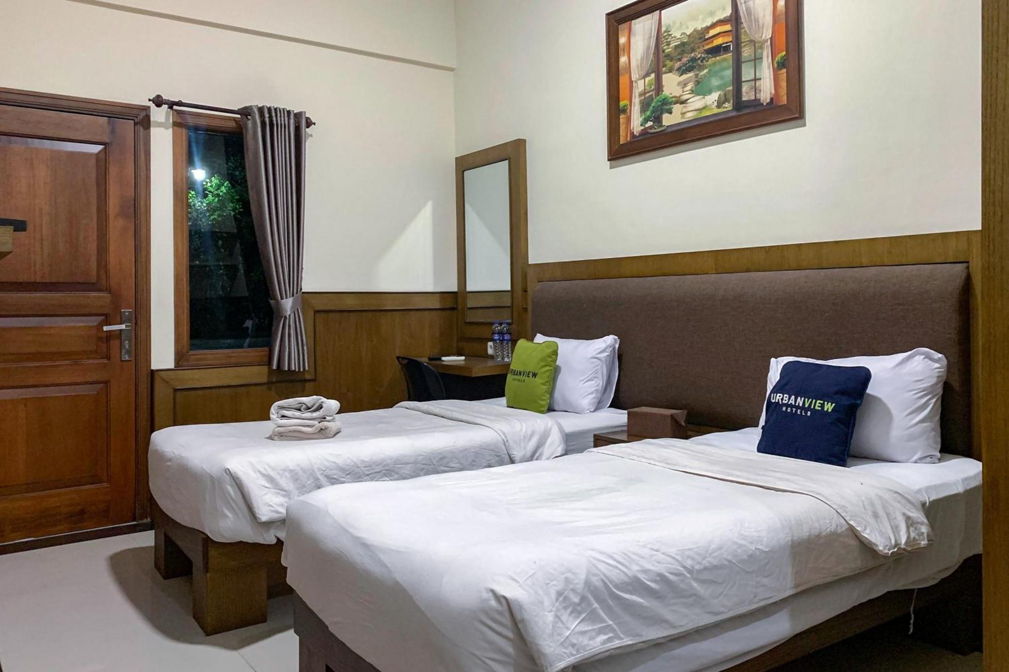 Urbanview Alfiya Hotel Lampung Бандар-Лампунг Экстерьер фото